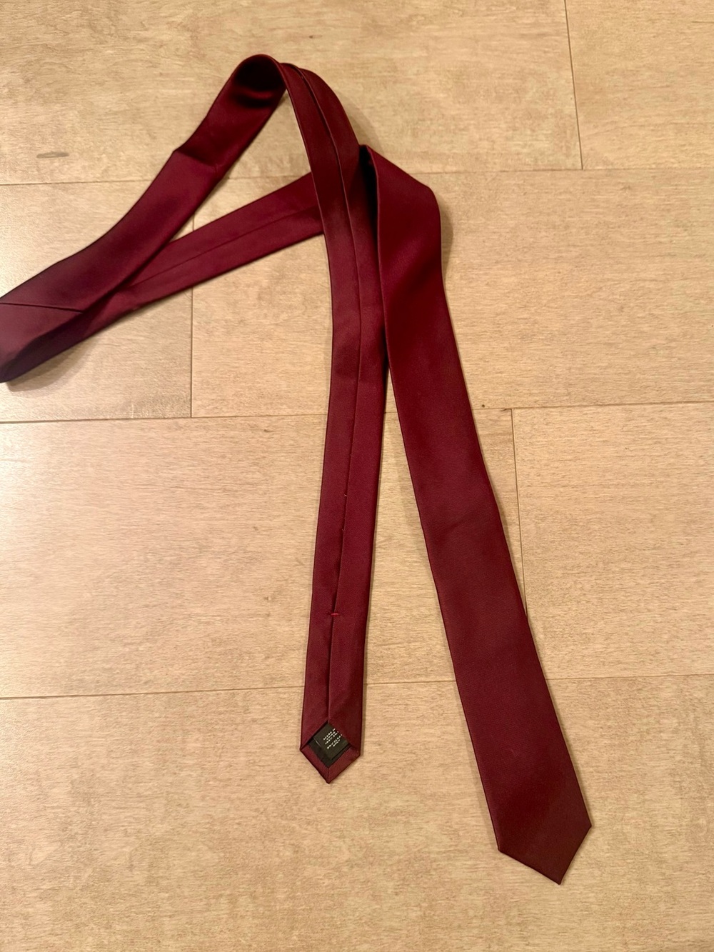 Express Men’s Burgundy Silk skinny tie